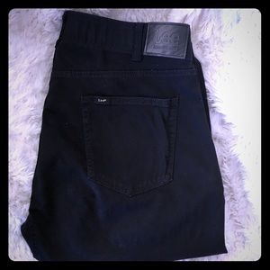 LEE MEN’S EXTREME MOTION SLIM FIT/STRAIGHT LEG-NEW